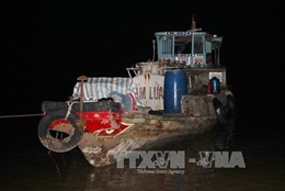 Cà Mau: Ghe chở dầu đâm chìm ghe chở cát trên sông Gành Hào